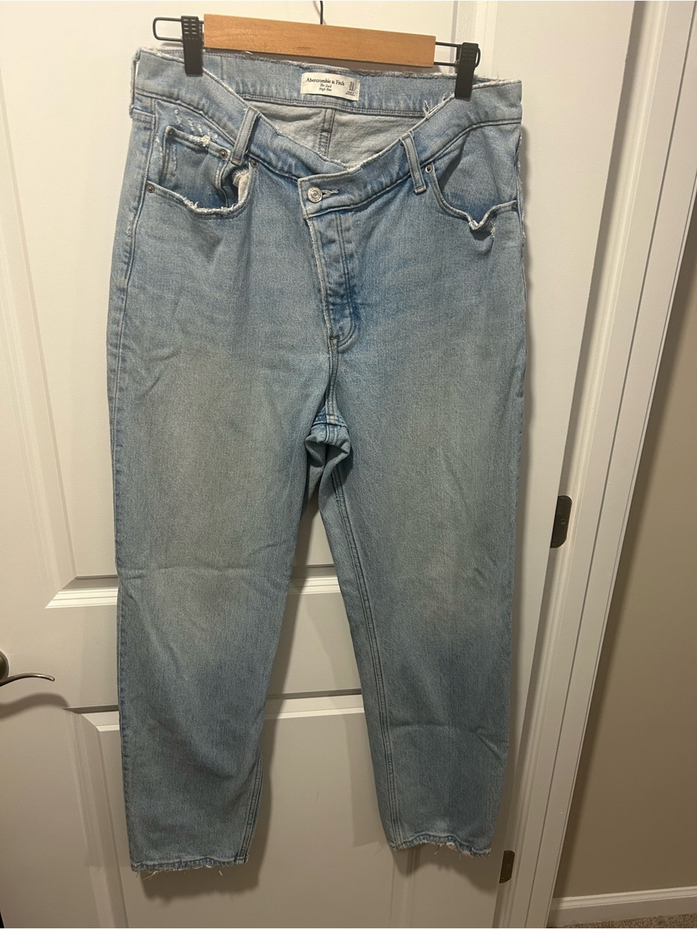 Abercrombie & Fitch "The Dad High Rise" Women’s Jeans Size 31/12L